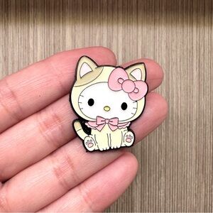 Hello Kitty Calico Cat Enamel Pin Brooch - 1pc